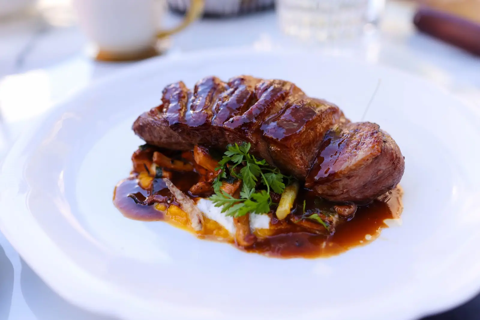 Dining detail at Iorane Resortreport